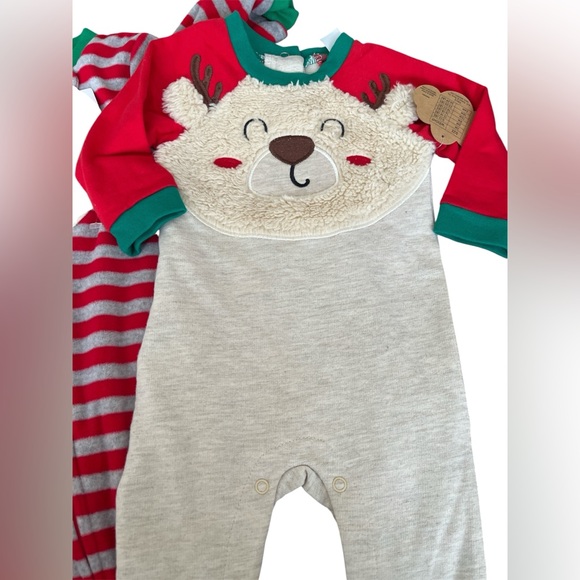 Christmas  Set with Reindeer Design - Picture 3 of 5